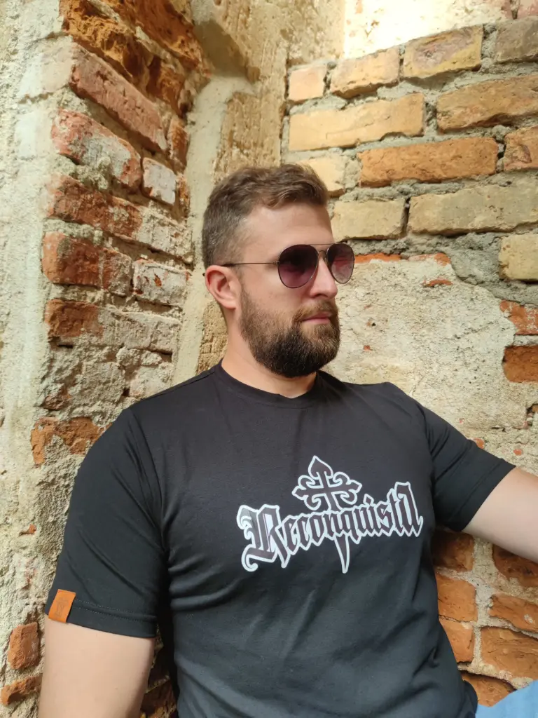 Reconquista T-shirt (XS, Red)